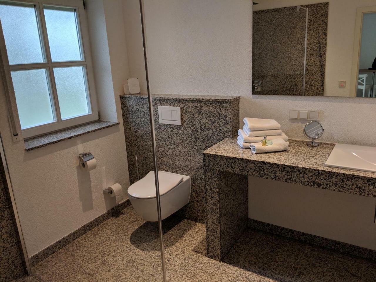 Landgut Schill Hotel Osthofen Bagian luar foto